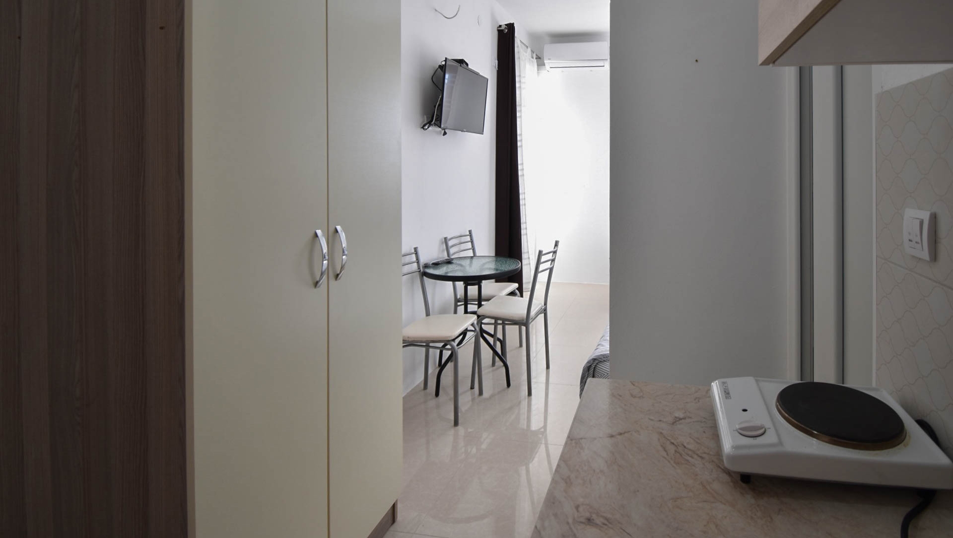 Studio Comfort - ormar i trpezarija