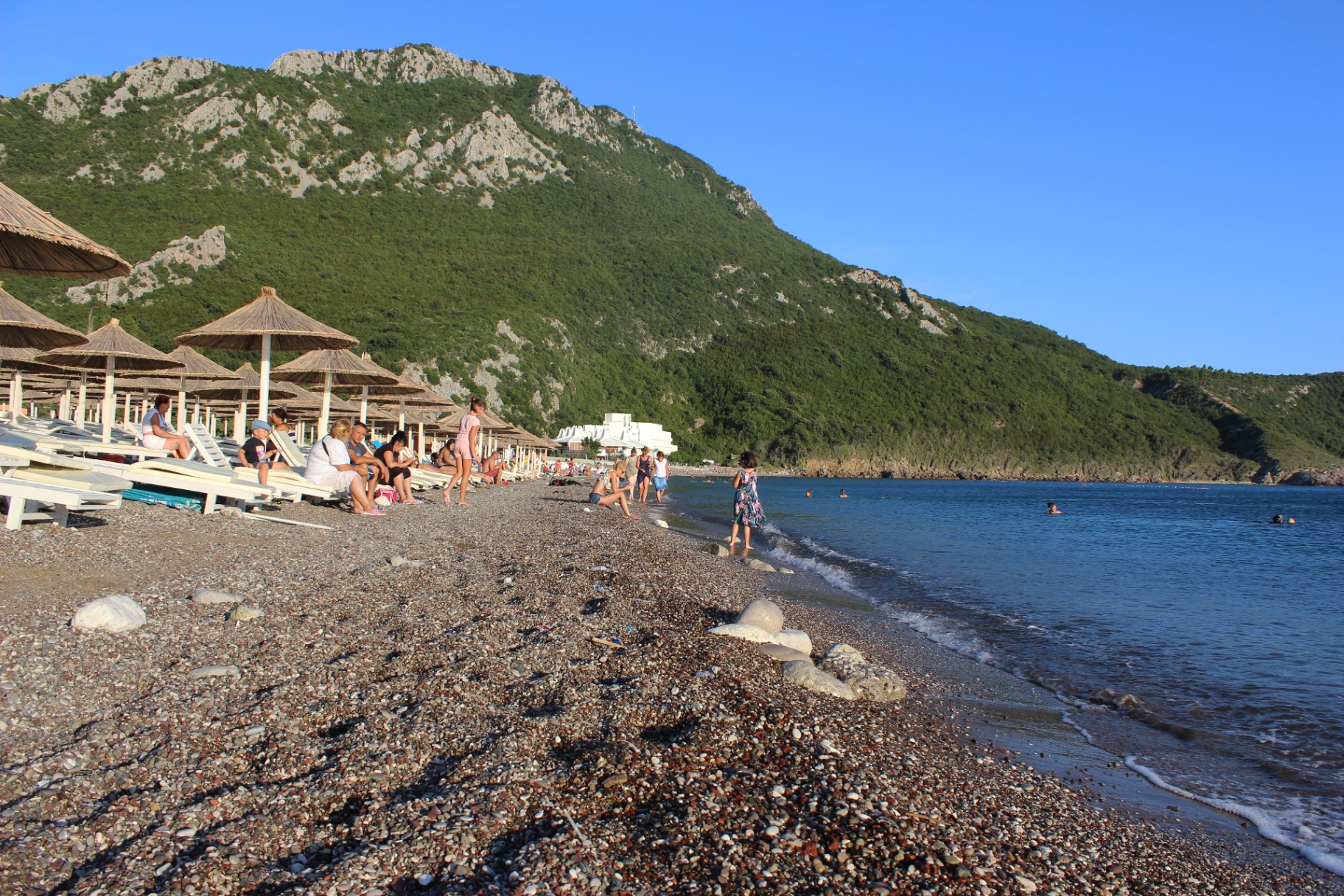 Suncobrani i ležaljke